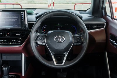 TOYOTA COROLLA CROSS 1.8 PREMIUM AT ปี 2020 (4ขษ1268)