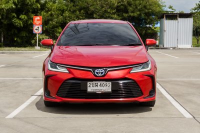 TOYOTA COROLLA ALTIS 1.8 HYBRID PREMIUM ปี2022 (2ขฬ4092)