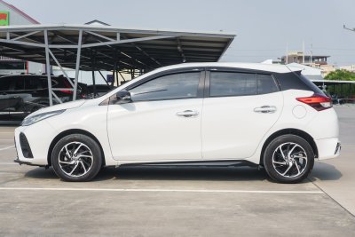 TOYOTA YARIS 1.2 SPORT ปี2022 (กบ990)