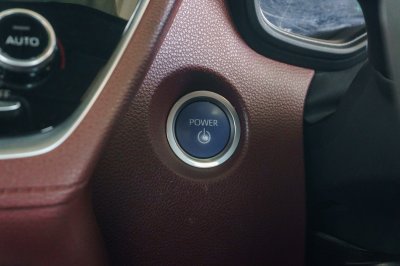 TOYOTA COROLLA CROSS 1.8 PREMIUM AT ปี 2020 (4ขษ1268)