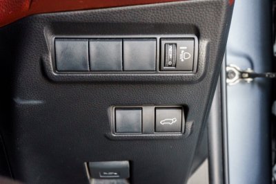 TOYOTA COROLLA CROSS 1.8 PREMIUM AT ปี 2020 (4ขษ1268)