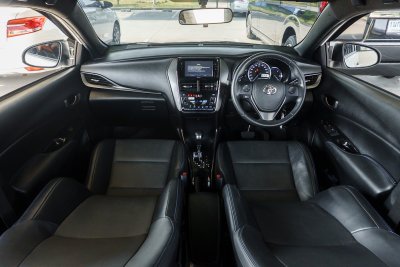 TOYOTA YARIS 1.2 SPORT ปี2022 (กบ990)