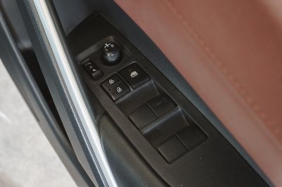 TOYOTA COROLLA CROSS 1.8 PREMIUM AT ปี 2020 (4ขษ1268)