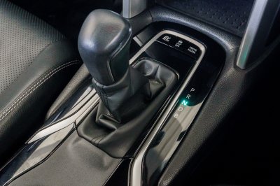 TOYOTA COROLLA CROSS 1.8 HYBRID PREMIUM SAFETY ปี2021 (1ขษ4442)