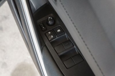 TOYOTA COROLLA CROSS 1.8 HYBRID PREMIUM SAFETY ปี2021 (1ขษ4442)