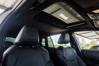 TOYOTA COROLLA CROSS 1.8 HYBRID PREMIUM SAFETY ปี2021 (1ขษ4442)