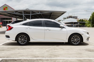 HONDA CIVIC 1.8 EL ปี2019 (8กฬ2390)