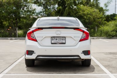 HONDA CIVIC 1.8 EL ปี2019 (8กฬ2390)