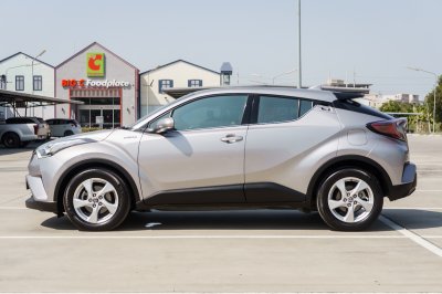 TOYOTA CH-R 1.8 HV HI AT ปี 2018 (7กญ3633)