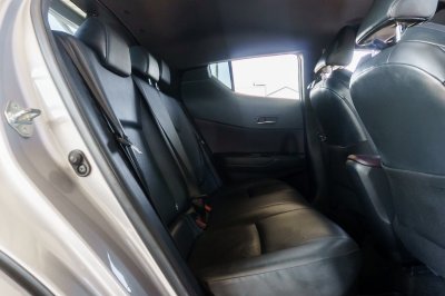 TOYOTA CH-R 1.8 HV HI AT ปี 2018 (7กญ3633)