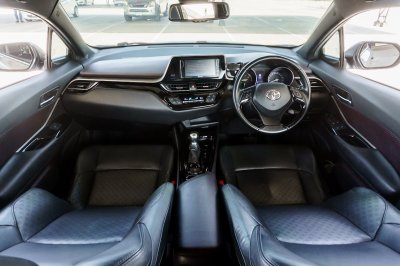 TOYOTA CH-R 1.8 HV HI AT ปี 2018 (7กญ3633)