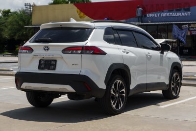 TOYOTA COROLLA CROSS 1.8 HEV PREMIUM LUXURY ปี2024 (ชุดจดป้ายแดง)