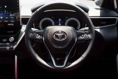 TOYOTA COROLLA CROSS 1.8 HEV PREMIUM LUXURY ปี2024 (ชุดจดป้ายแดง)