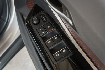 TOYOTA CH-R 1.8 HV HI AT ปี 2018 (7กญ3633)