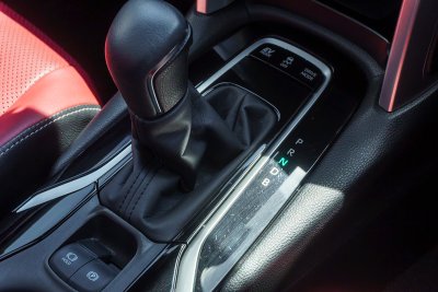 TOYOTA COROLLA CROSS 1.8 HEV PREMIUM LUXURY ปี2024 (ชุดจดป้ายแดง)