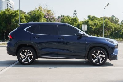 TOYOTA YARIS CROSS 1.5 HEV PREMIUM ปี2024 (จว5921)