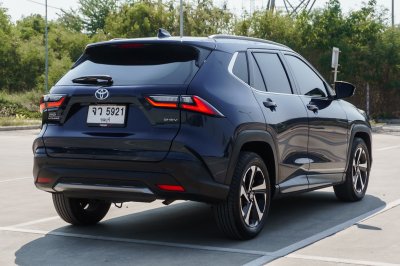 TOYOTA YARIS CROSS 1.5 HEV PREMIUM ปี2024 (จว5921)