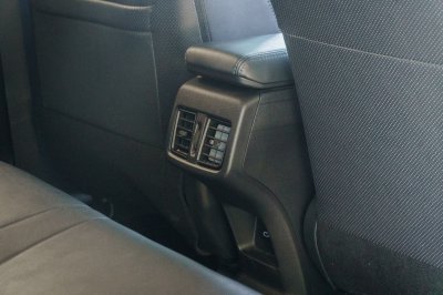 TOYOTA YARIS CROSS 1.5 HEV PREMIUM ปี2024 (จว5921)