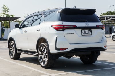 TOYOTA FORTUNER 2.4 LEGENDER ปี2022 จด2023 (3ขย1559)