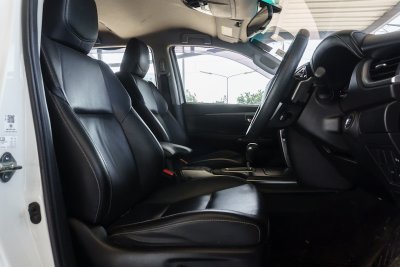 TOYOTA FORTUNER 2.4 LEADER V ปี2022 (ขข8740)