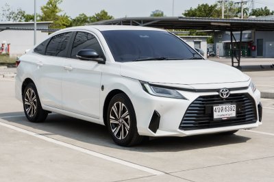 TOYOTA YARIS ATIV 1.2 PREMIUM LUXURY ปี2022 (4ขด6392)