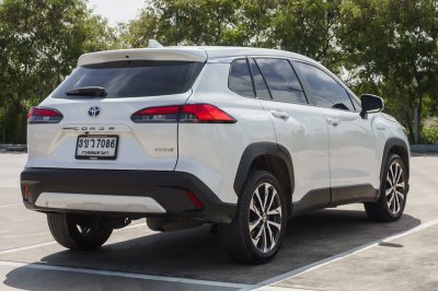TOYOTA COROLLA CROSS 1.8 HYBRID PREMIUM ปี2023 (3ขว7086)