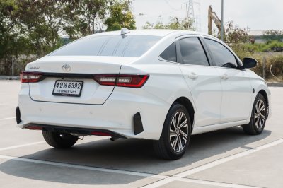 TOYOTA YARIS ATIV 1.2 PREMIUM LUXURY ปี2022 (4ขด6392)