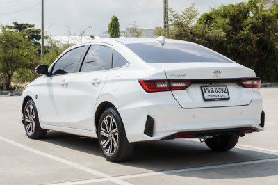 TOYOTA YARIS ATIV 1.2 PREMIUM LUXURY ปี2022 (4ขด6392)