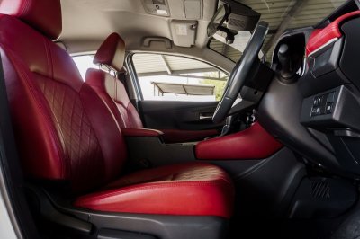 TOYOTA YARIS ATIV 1.2 PREMIUM LUXURY ปี2022 (4ขด6392)