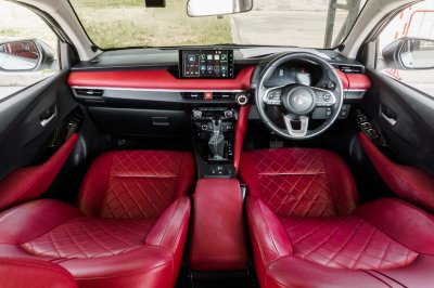 TOYOTA YARIS ATIV 1.2 PREMIUM LUXURY ปี2022 (4ขด6392)