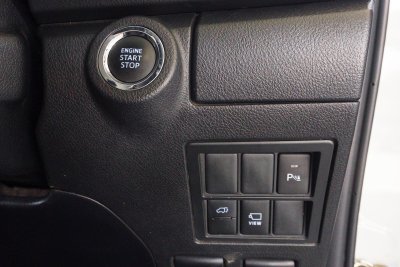 TOYOTA FORTUNER 2.4 LEADER V ปี2022 (ขข8740)