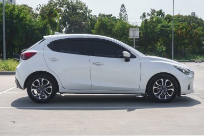 MAZDA 2 1.5 SPORT HIGH PLUS AT ปี 2017 (6กว4294)