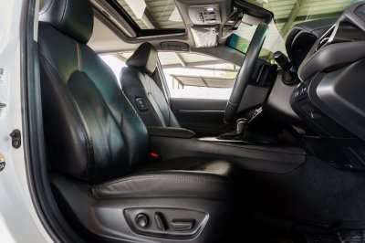 TOYOTA CAMRY 2.5 HEV PREMIUM ปี2022 จด2023 (4ขก5937)