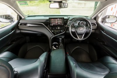 TOYOTA CAMRY 2.5 HEV PREMIUM ปี2022 จด2023 (4ขก5937)