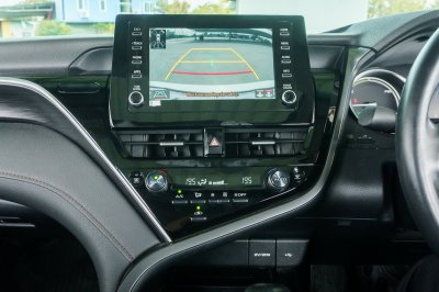 TOYOTA CAMRY 2.5 HEV PREMIUM ปี2022 จด2023 (4ขก5937)