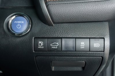 TOYOTA CAMRY 2.5 HEV PREMIUM ปี2022 จด2023 (4ขก5937)