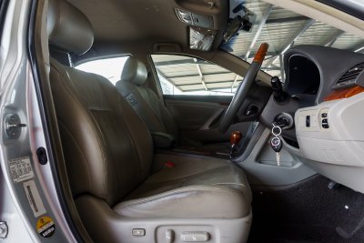 TOYOTA CAMRY 2.0 G AT ปี2010 (ญต9854)