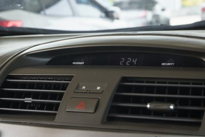 TOYOTA CAMRY 2.0 G AT ปี2010 (ญต9854)