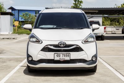 TOYOTA SIENTA 1.5 V ปี2019 (งย7898)