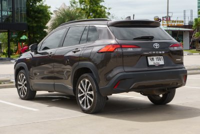 TOYOTA COROLLA CROSS 1.8 HYBRID PREMIUM SAFETY ปี2020 จด2021 (จท1581)