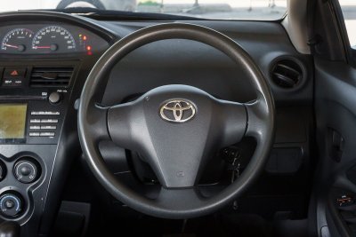 TOYOTA VIOS 1.5 AT ปี2010 (ฎป8272)