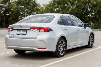 TOYOTA ALTIS 1.8 SPORT AT ปี 2021 (2ขฎ3847)