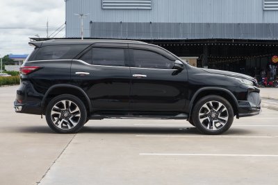TOYOTA FORTUNER 2.8 LEGENDER 4WD ปี2021 จด2022 (2ขร846)