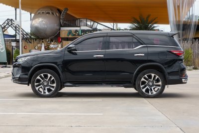 TOYOTA FORTUNER 2.8 LEGENDER 4WD ปี2021 จด2022 (2ขร846)