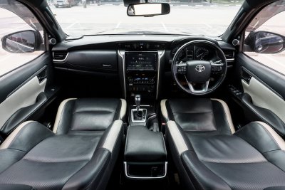TOYOTA FORTUNER 2.8 LEGENDER 4WD ปี2021 จด2022 (2ขร846)