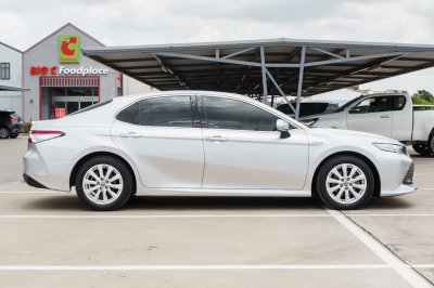 TOYOTA CAMRY 2.5 HYBRID AT ปี 2019 (9กร9036)