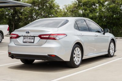 TOYOTA CAMRY 2.5 HYBRID AT ปี 2019 (9กร9036)