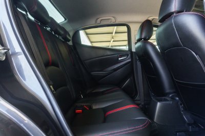 MAZDA 2 1.3 HIGH CONNECT ปี2017 (ขร9241)