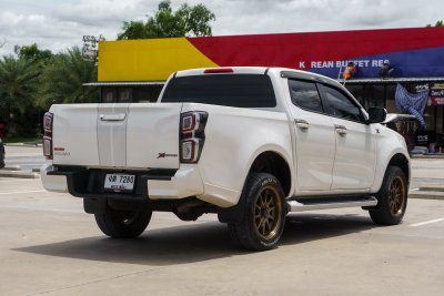 ISUZU D-MAX 1.9 X-SERIES CAB4 HI-LANDER AT ปี2020 จด2021 (งต7280)