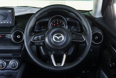 MAZDA 2 1.3 HIGH CONNECT ปี2017 (ขร9241)